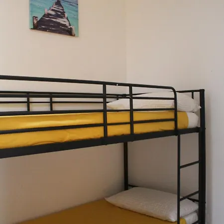 Maison De Sisine アパート *